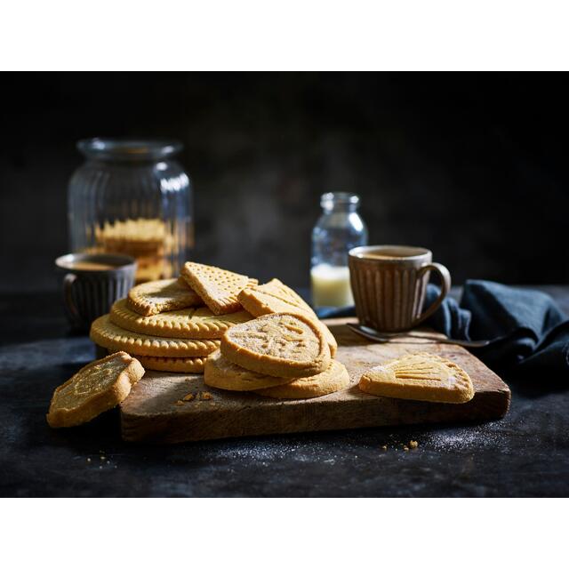 M&S Scottish All Butter Shortbread Assortment Tin 650g - McGrocer