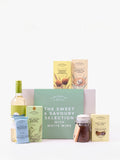 Cartwright &amp; Butler Geschenkbox mit süßen und herzhaften Zutaten und Weißwein 