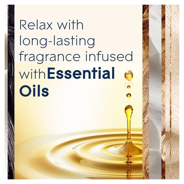 Glade Large Candle Vanilla Blossom Air Freshener   224g