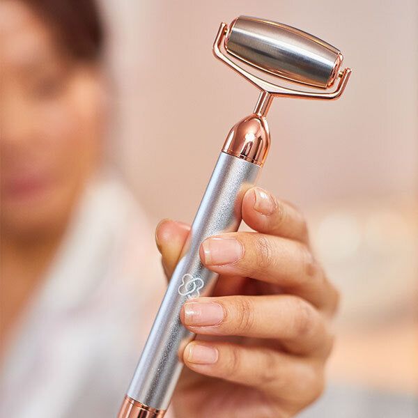 Love My Skin Vibrating Cryo Facial Roller